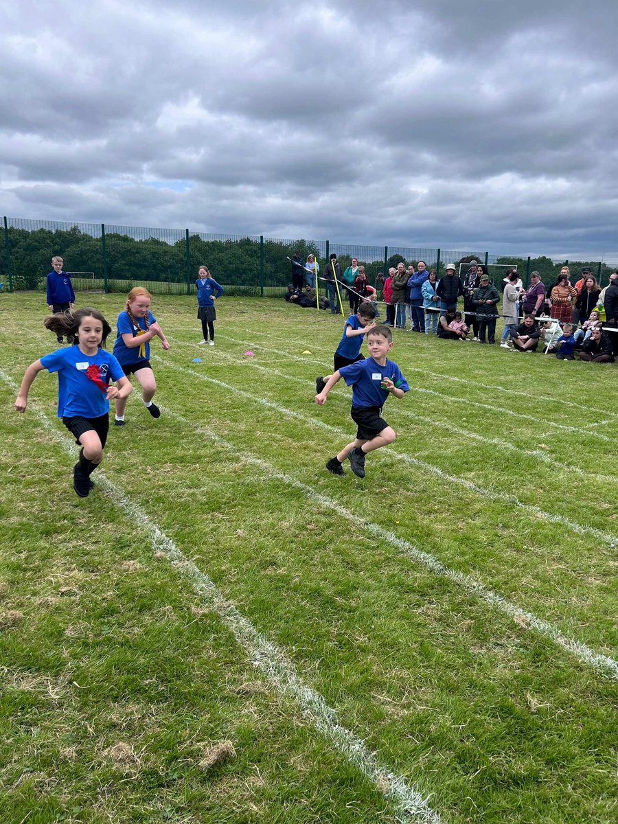 St Andrew's School tweet media