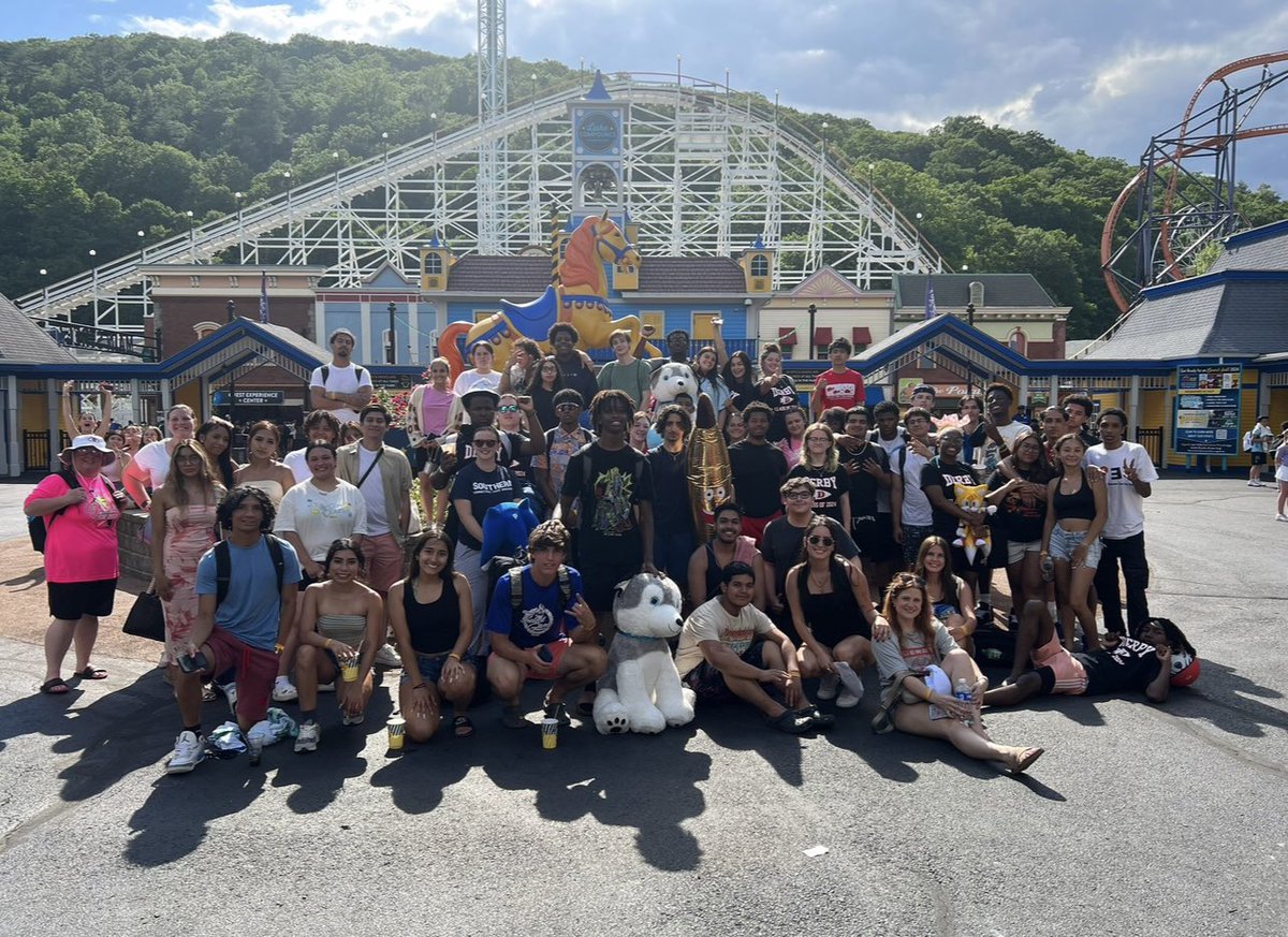 Had so much fun on our senior class trip to Lake Compounce yesterday 🎢🌞🎟️ With prom, senior class night, most of their finals, and now the class trip out of the way, all that’s left is…GRADUATION!! Can’t wait to celebrate this amazing class some more in the upcoming weeks 🎓🎉