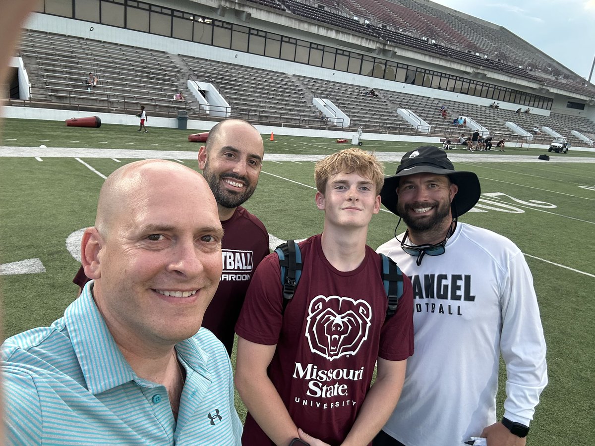 My Dad was an All-American kicker at Evangel University in the 90s. It was nostalgic for him and fun for me to kick at Plaster Stadium yesterday. It was great to meet Coach Flores and Coach Wells from Evangel! @CoachFlo_ @CoachWellsEU <a href="/evangelfootball/">Evangel Football</a> <a href="/MoStFBRecruit/">Missouri State Football Recruiting</a>