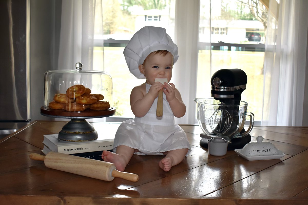 LTI_USA's tweet image. From seasoned connoisseurs to adorable kitchen newbies, helping foodservice professionals find solutions to their challenges is our bread and butter at LTI. Click here: bit.ly/3BPcHF1 to find out how we can help! 👶👨‍🍳 #LittleChef #BigSolutions #LTI #CutestBabyEver