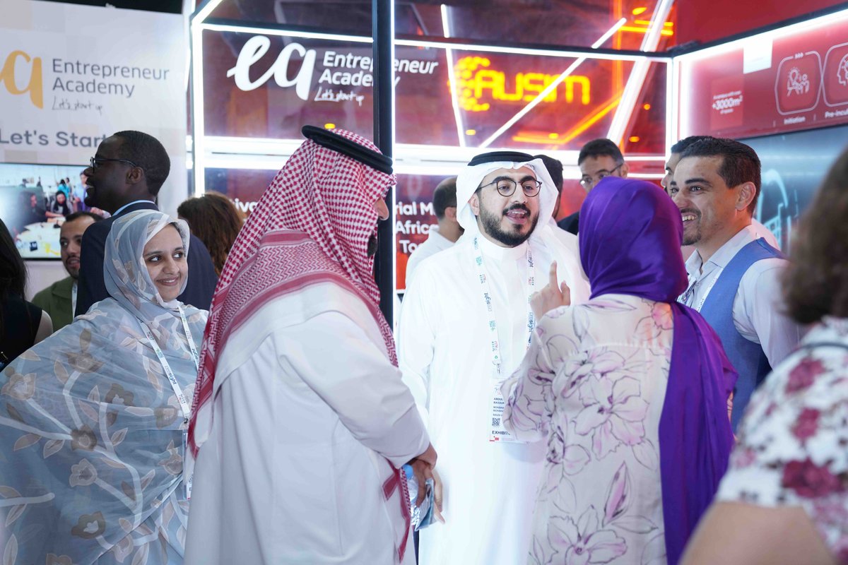 DTS_sciencetech's tweet photo. Throwback to the vibrant dynamics that took place at the UM6P booth in #GitexAfrica2 

Our presence at Gitex this year was highlighted by some of the most rich encounters and edgy stands

Catch you on another wave next year ! 

 #UM6P
 #TechPioneers #InnovationInAfrica #GitexMemories