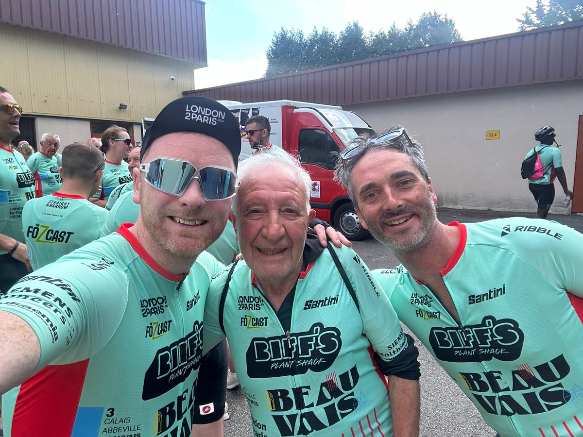 Even more FOMO now having this pic sent to me.What a guy <a href="/GioGio3232/">Gio Gonzalez</a> <a href="/CureLeukaemia/">Cure Leukaemia</a> Proud of <a href="/jimbothy/">Jim Murray</a> and Nick riding hard for our Clinical Trials Network , your awesome all of you  especially <a href="/Mc73James/">James McLaughlin</a> 💯👊