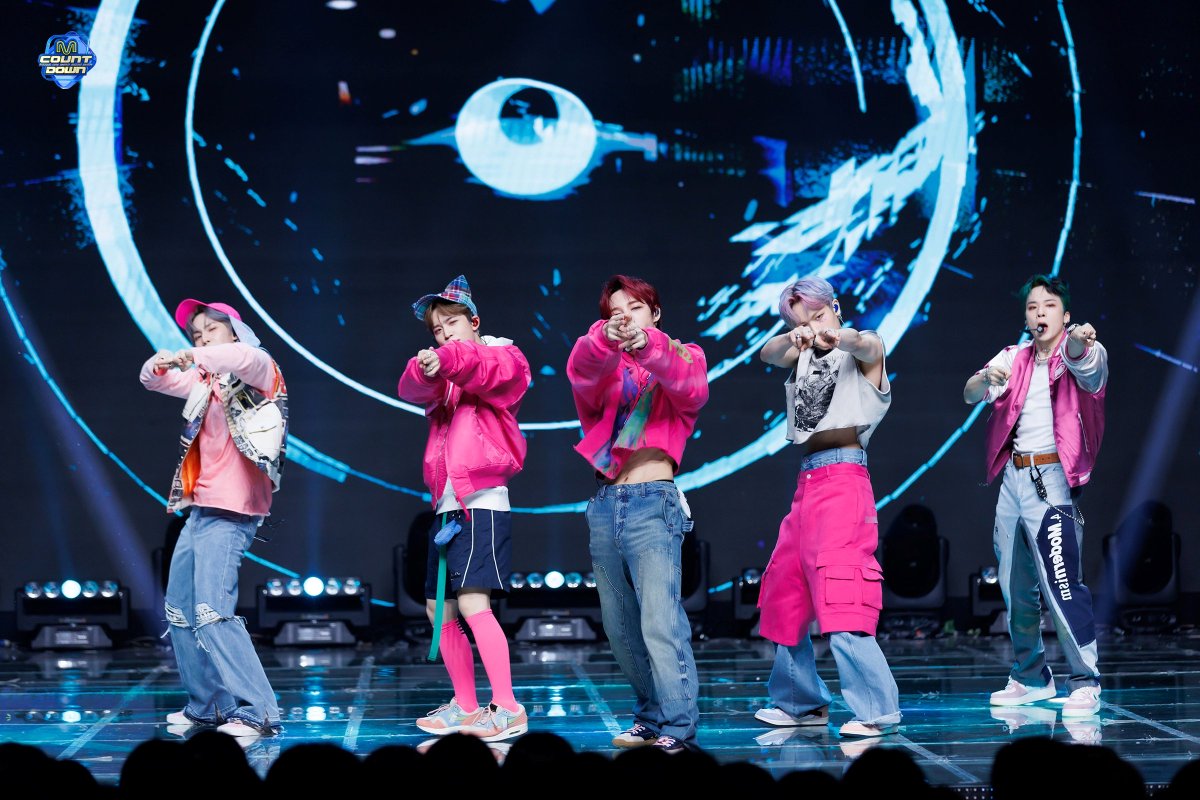 _archive227's tweet photo. [M COUNTDOWN] 240530 엠카 현장을 한 눈에! (출처 : 엠넷 | 네이버 포스트) 

🔗 https://t.co/ZivuIuw4b8

#MCND #엠씨엔디 #X10 #엑스텐 @McndOfficial_ 1/3 https://t.co/w8LAIIxPRa