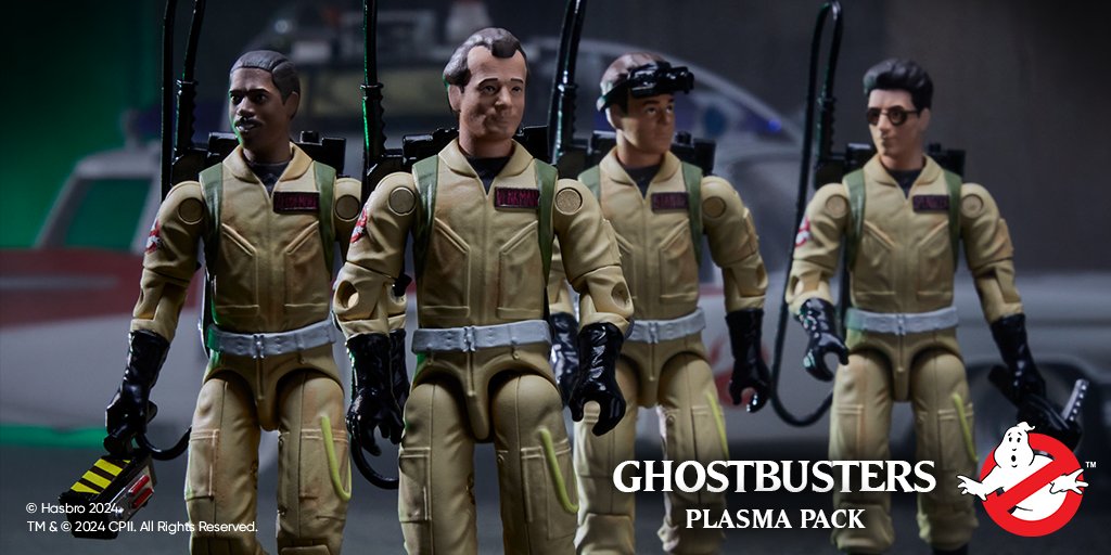 HasbroPulse's tweet photo. Celebrate #GhostbustersDay 40 years of #Ghostbusters with the Plasma Pack! Get all four figures in 3.75” scale with classic O-ring design, plus 4 #ProtonPacks, #GhostTrap, P.K.E. Meter, and #EctoGoggles. Compatible with the 1:18 Ecto-1. Pre-order now on https://t.co/Pay36ALEPf! https://t.co/JacfHwNdhH
