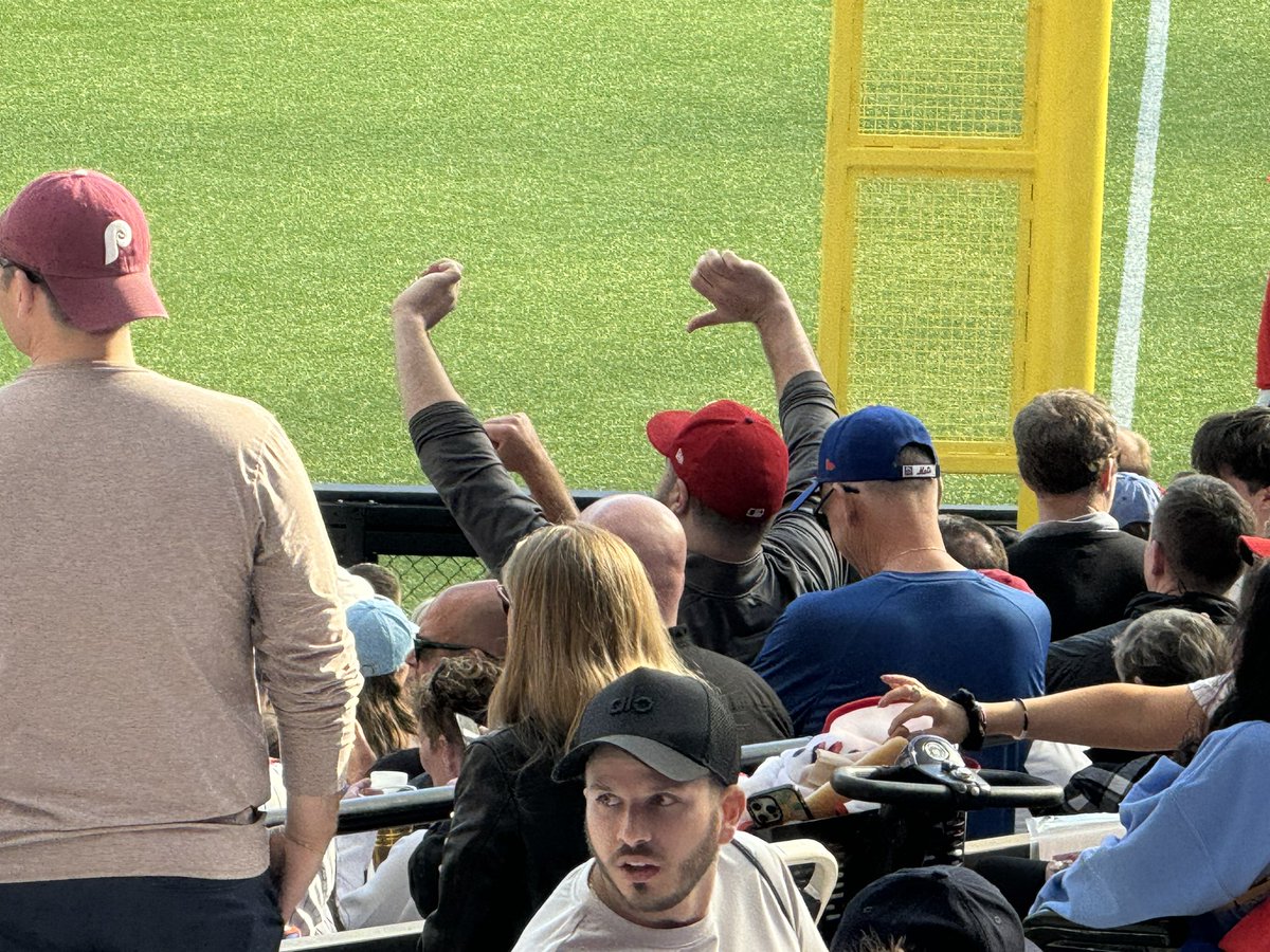 Hey <a href="/JasonKelce/">Jason Kelce</a> is that you booing the Mets?