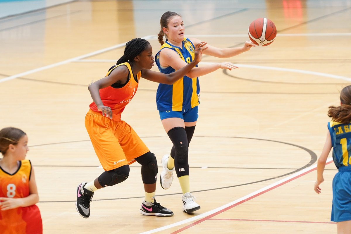 FAB_Andaluza's tweet image. ⛹️‍♀️ #CADEBAMF2024 | 5º-6º

⏰ 11:30h

📍El Parque, @AytoSanFernando
🏀 @cdlasallebasket 🆚 @SDCANDRAY 

📊 Afición FAB

@urbaser_ @cajasur @TurismoAND @pontgrup @sgm_ambiental

📺 fabtv.andaluzabaloncesto.org
📸 bit.ly/3X6zVU3