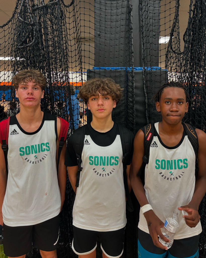 sfsonics's tweet image. South Florida Sonics 14u with a 54-30 W at @hoopfluence AAU States ✔️

Charlie McDevitt led with 12 points, Rocco Jean 11 points, and Alex Lowther 11 points #SonicGang // #BounceBack