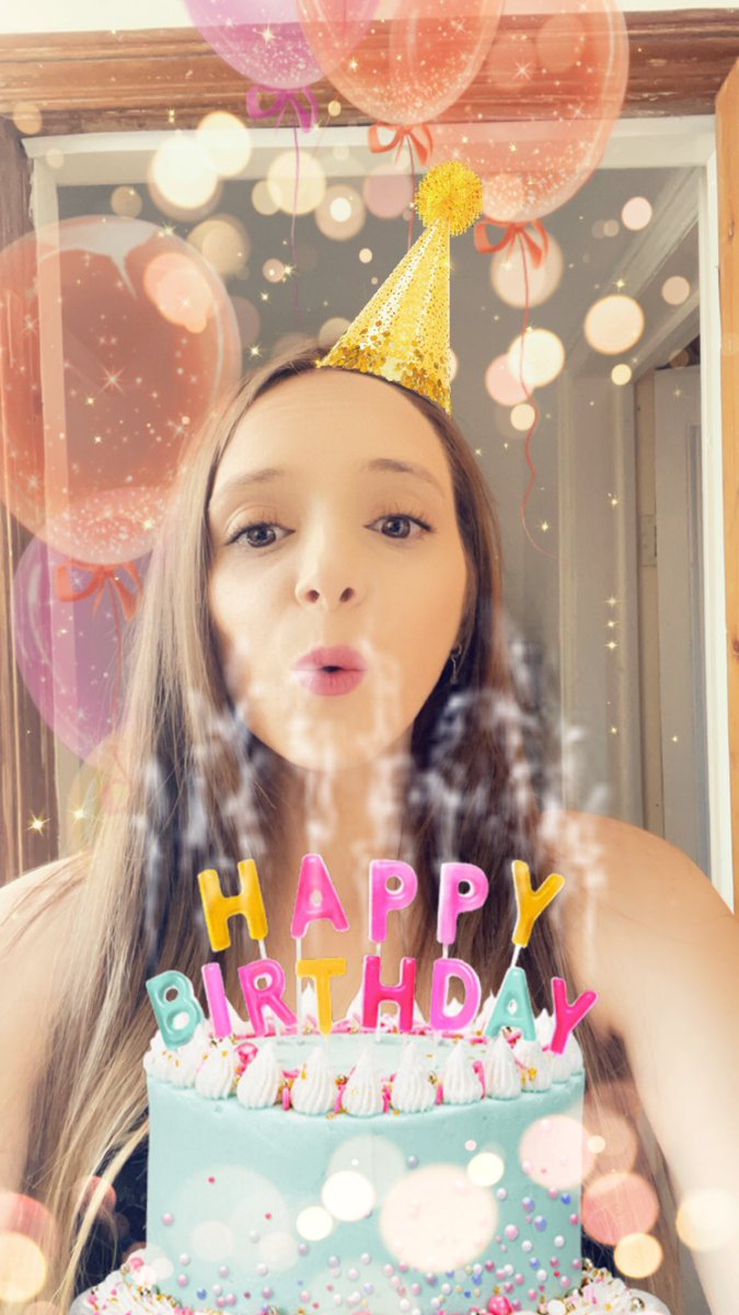 Thank you so much everyone who wished me a happy birthday! 🥳 🍸💖 Will reply to everyone but I’m about to head out for dinner &amp; cocktails! 💖💖