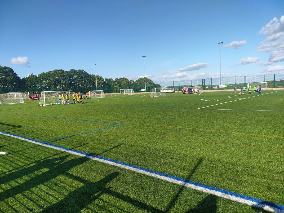 tagsprogramme's tweet photo. Great turnout at #Bodington Sports facility @LeedsUniLLC for the @WestRidingFA girls football trials.
Good luck to all girls &amp; especially @bcafc_women 
#football https://t.co/3CuXjOgKTr