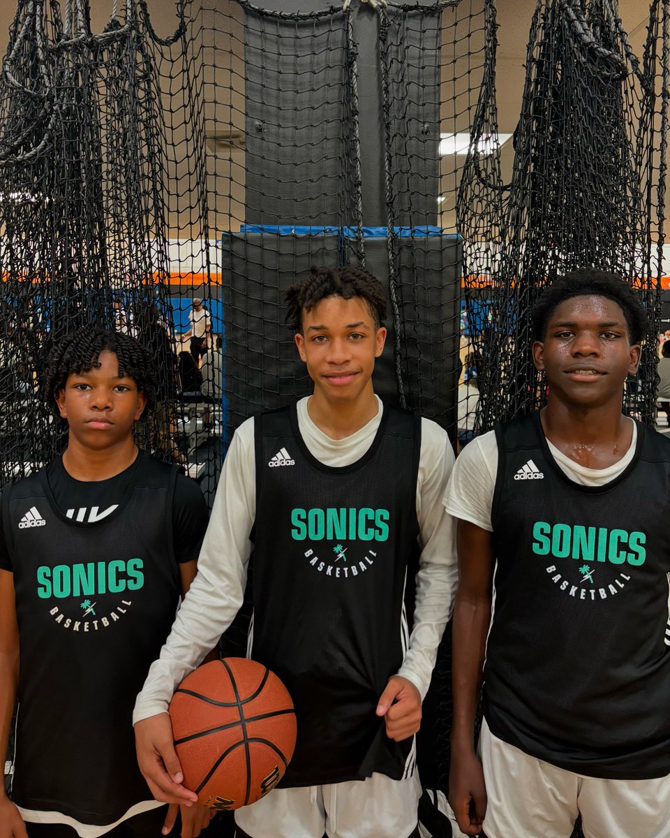 sfsonics's tweet image. South Florida Sonics 15u finish the day with a tough 58-50 W at @hoopfluence AAU States 😤

Sam Baker led all scorers with 15 points, Ari Chenet and Devin Charles each added 14 points #SonicGang // #BounceBack