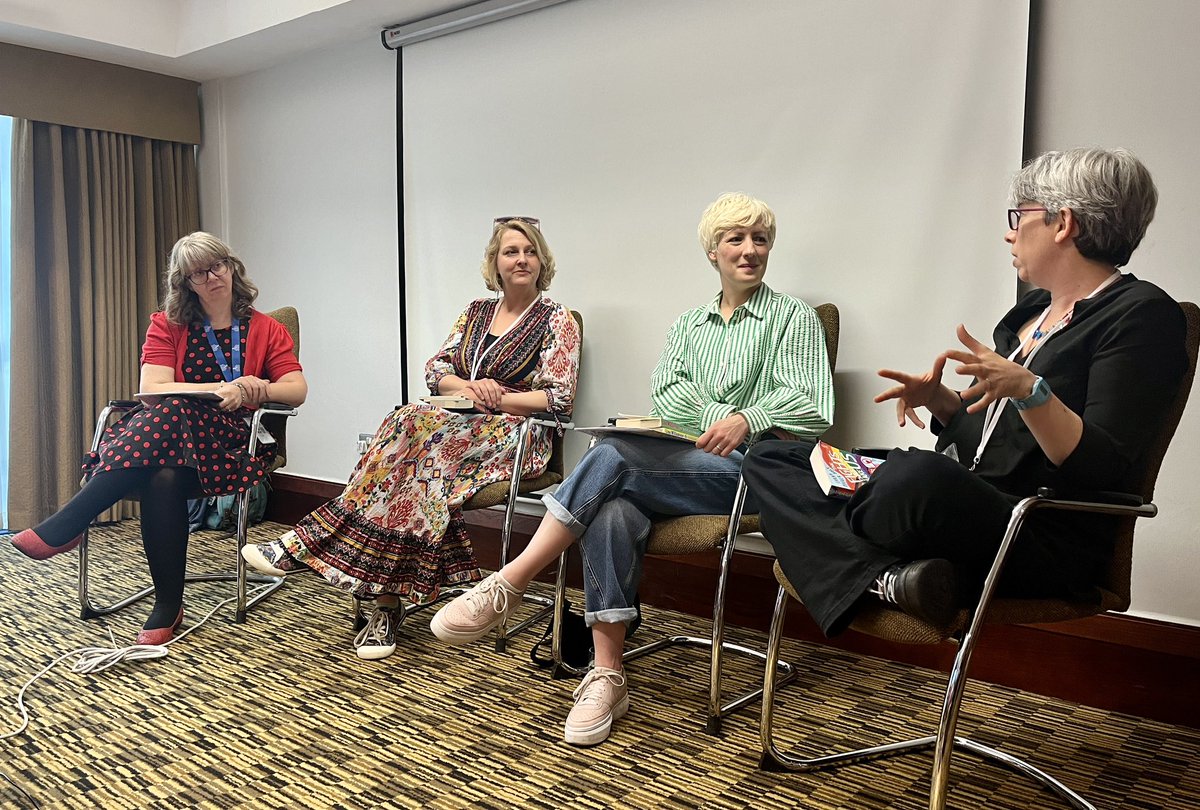 RPPS_Library's tweet photo. Excellent questions to this fantastic panel: @theLucyStrange @lisa_letters @SarahHaggerHolt talking about #empathy ; everyone having the right to use a library; secondary school transition; changes, connections & shared experiences. @uksla #IBASheffield #TweenReads #CleanTeen https://t.co/wn2t45JohJ