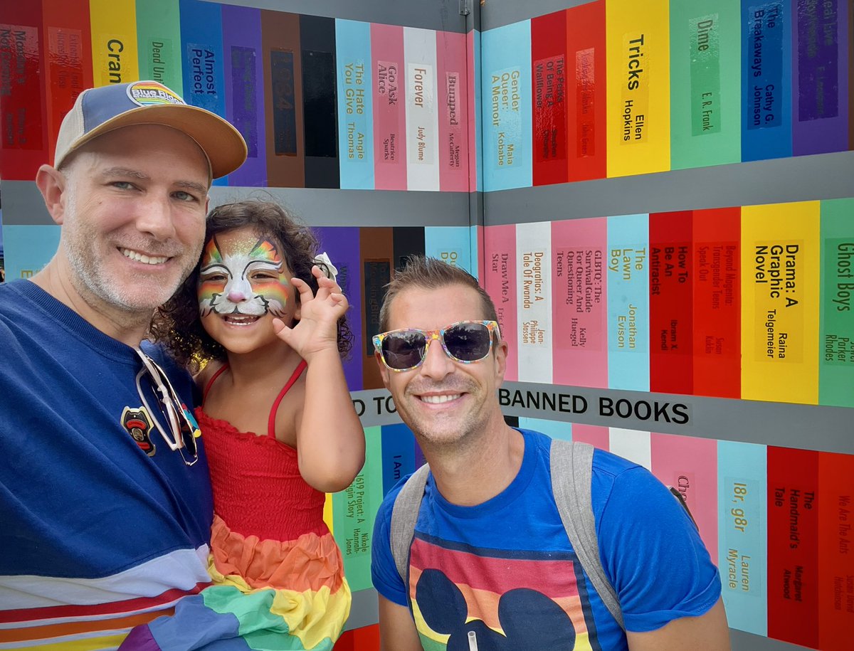 .<a href="/stpetepride/">St Pete Pride</a> Family Fun Day happening NOW in North Straub Park! Fun for all ages now until 2pm.

stpetepride.org/events/st-pete…

#WeAreStPete