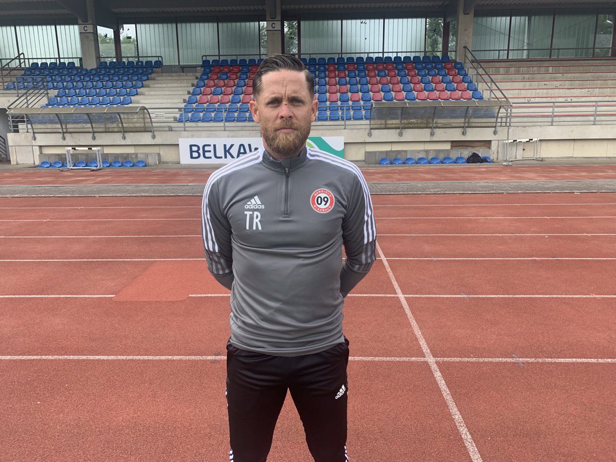 datknuckleball's tweet photo. Mal ein kurzer Hottake für die Langeweile momentan, Mike Wunderlich wird Mal Bundesliga Trainer, sieht zwar blöd aus weil er gerade Oberliga trainiert und auch keine Bundesliga gespielt hat https://t.co/j1bv75uVRb
