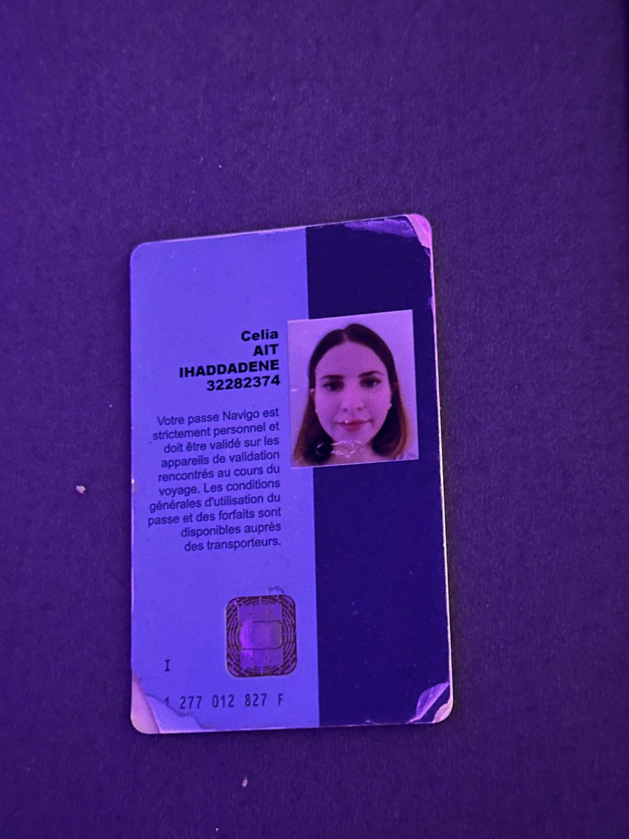 hellodie___'s tweet image. Carte navigo retrouvée balcon B #StaracademyTour