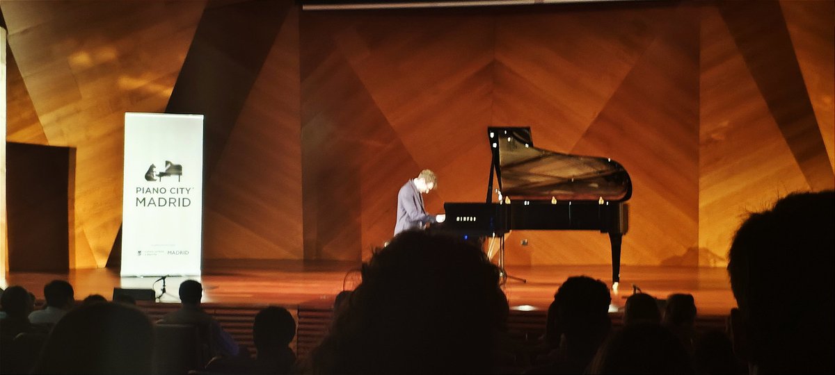 DieguitoDAV's tweet photo. Estupendo concierto de Noel Redolar en @MadridPiano  @centrocentro https://t.co/B4XYQAtKWl