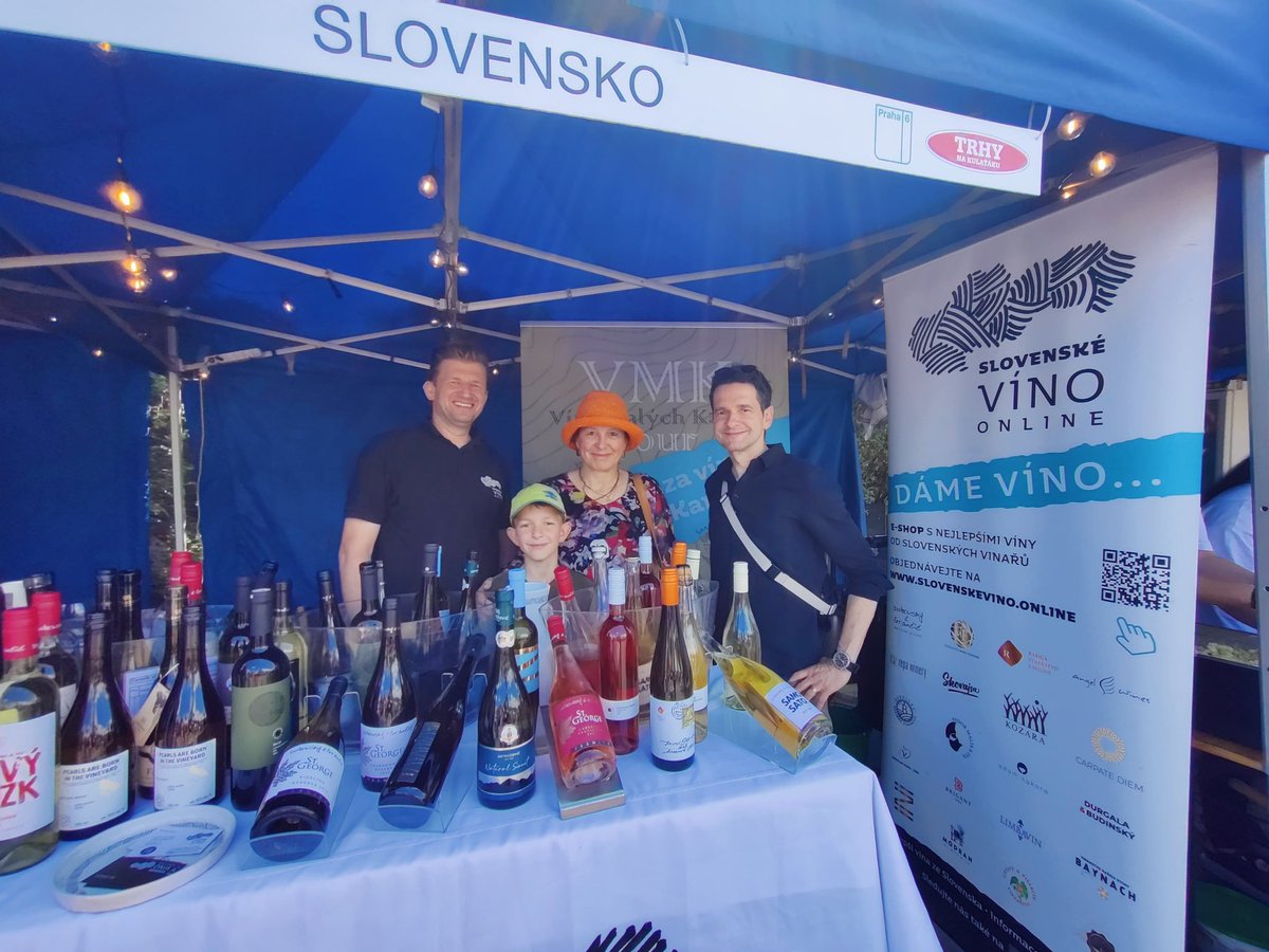 IBrockova's tweet image. Today the whole #world 🌎 at the 🇨🇿Festival of #Embassies @Praha6. 🇸🇰delighted to participate by presenting #food &amp;amp; #culture: #herbs, #wine, #halusky 🤩☀️
#DiplomaciaPreSlovensko ♥️