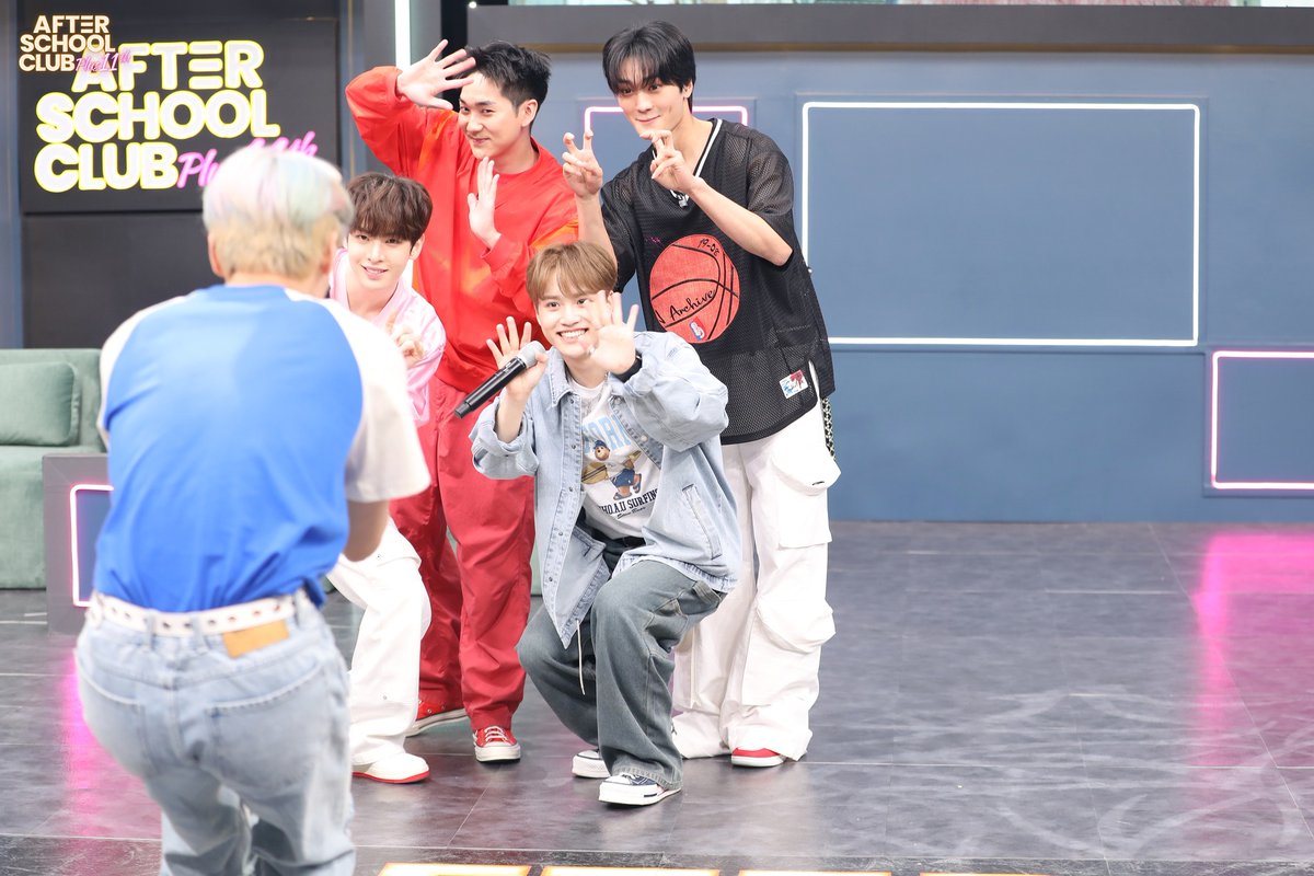 _archive227's tweet photo. [📷] 240528 After School Club Ep.628

#MCND #엠씨엔디 #X10 #엑스텐 @McndOfficial_ 1/6 https://t.co/xFjyCW6h3T