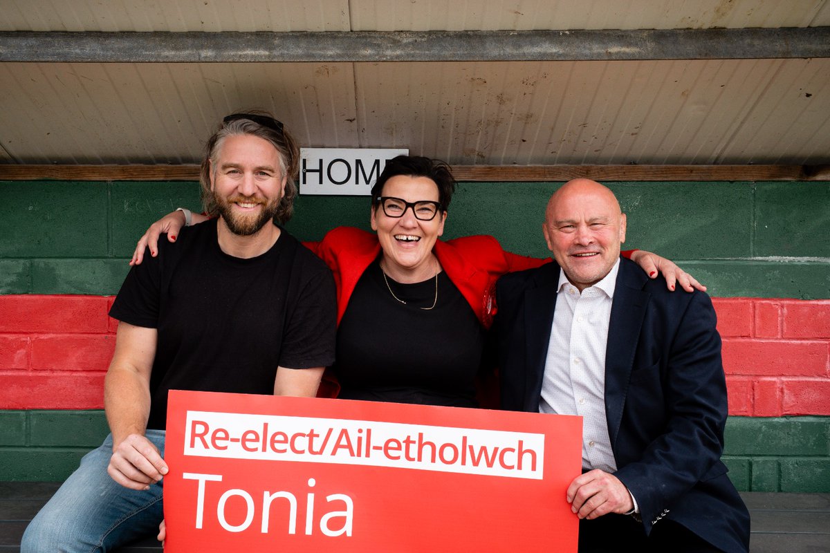 Tonia Antoniazzi tweet media