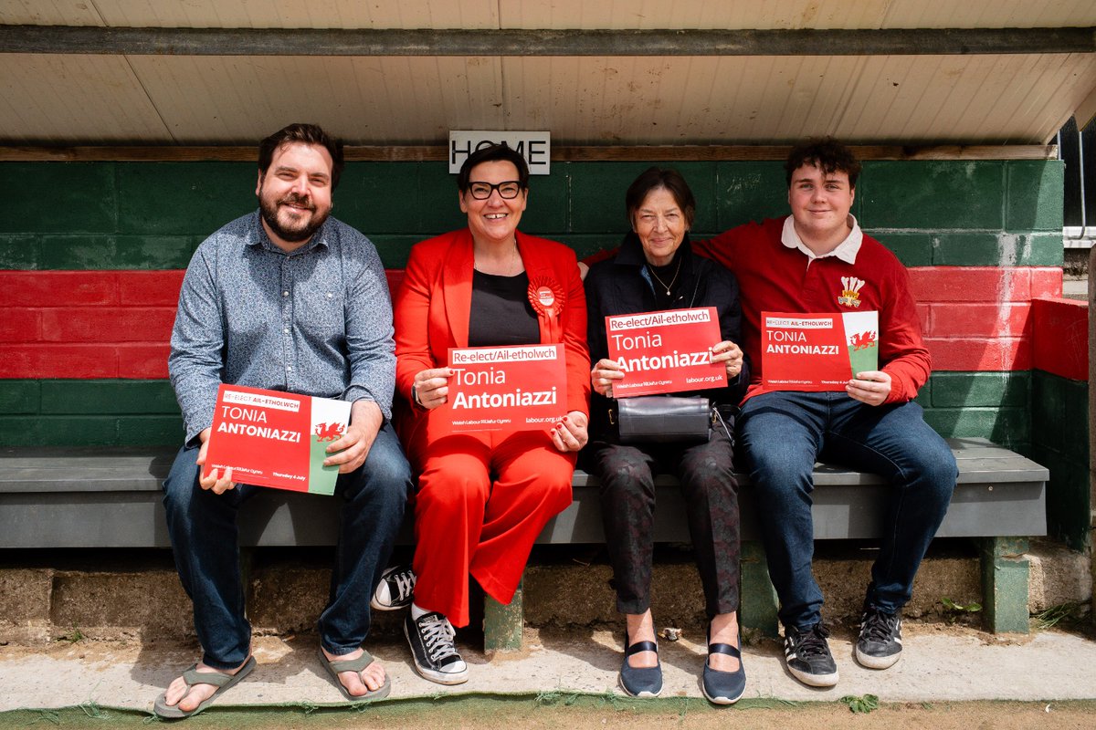 Tonia Antoniazzi tweet media