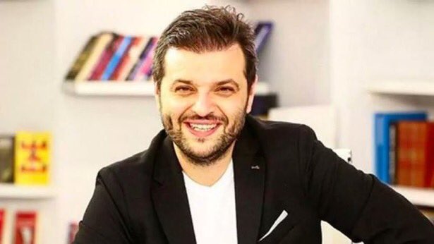 moderatörlüğü kaçırdığı için duvarları yımrukluyormuş şuan