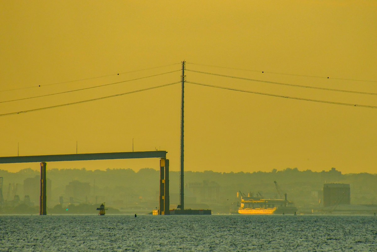 ByTheBayPhotos's tweet image. Crews working on the Key Bridge site on Thursday at sunset.

#KeyBridgeNews #KeyBridgeCollapse #Maryland