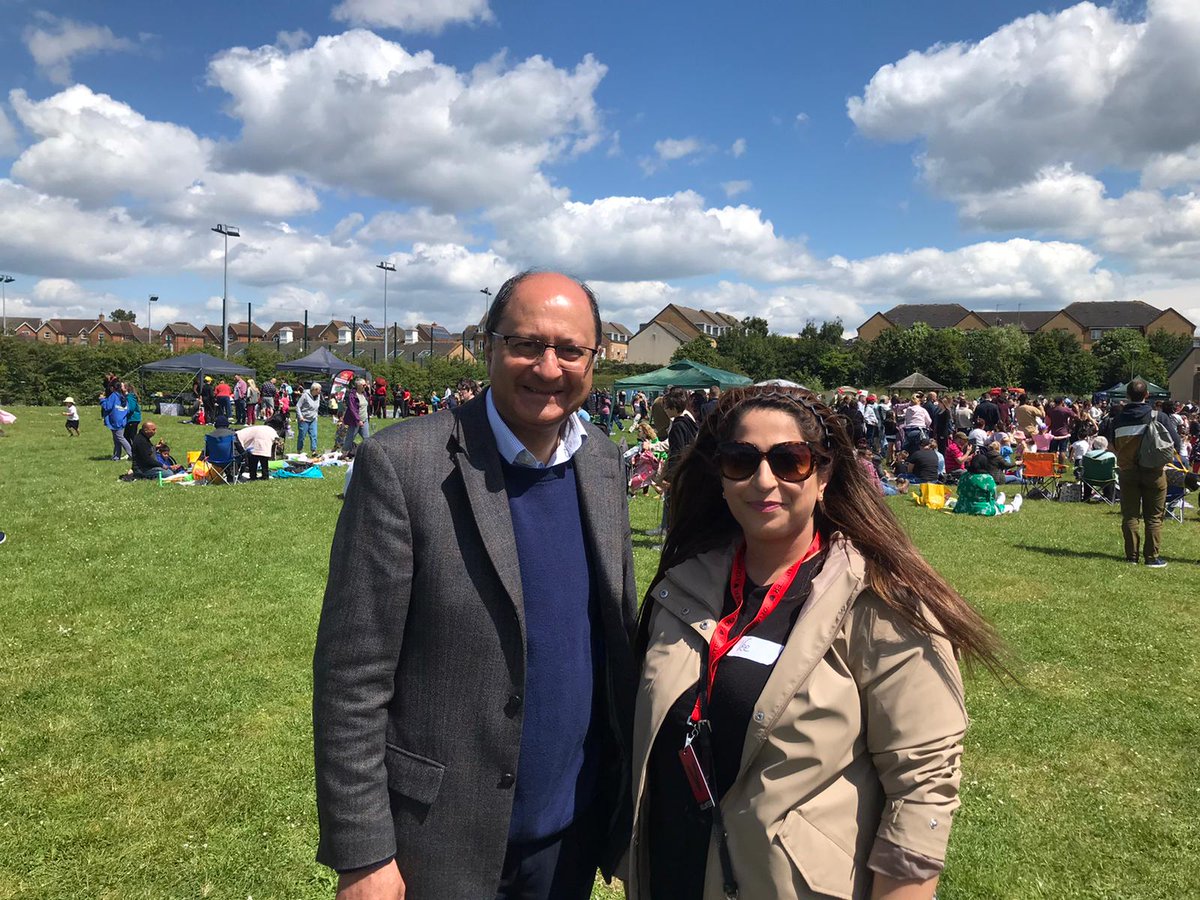 ShaileshVara's tweet image. Great to see lots of families enjoying the Hampton Hargate Primary School Big Picnic.
Well done Venetia and her team for organising and good to see Jamie and Amy of @Inspired_MA inspiring youngsters to have greater confidence through learning martial arts.
#MartialArts