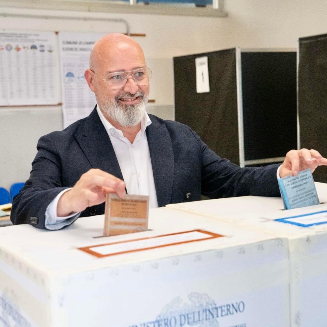 Ho appena votato! 

Proprio dove frequentai le scuole medie, a Campogalliano. 

Mi raccomando, andate a votare.
Anche per rispetto di chi diede la vita per ridarci libertà e democrazia.