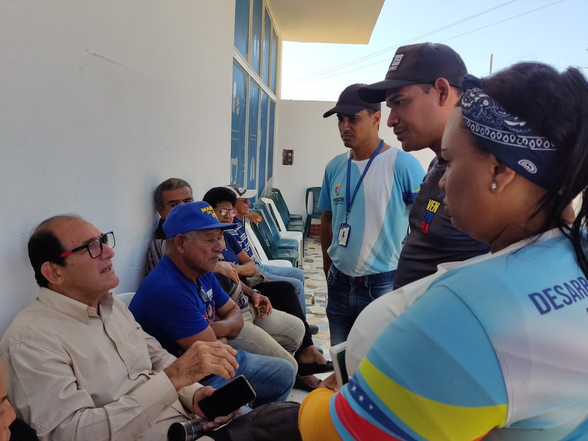 Corposucrevzla's tweet photo. #Entérate | En el Consultorio Médico, José Gregorio Hernández, se llevó a cabo una jornada de atención integral para beneficiar a los trabajadores activos y jubilados del Complejo Salinero de Araya. 
#SíVaNico 

@NicolasMaduro
@GPintoVzla https://t.co/G1WWr5MBVO