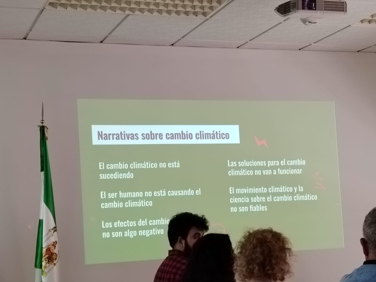 ConcursoHotStop's tweet photo. ¿Sabíais que el segundo  tema que más bulos genera en Internet es EL CAMBIO CLIMÁTICO?
Los Hot.Stoppers hemos asistido a un taller para reconocer las fake news y combatirlas.
Muchas gracias al Centro de Documentación Europea de Granada por organizarlo y a Maldita.es+ https://t.co/Ef5ejOkvjq