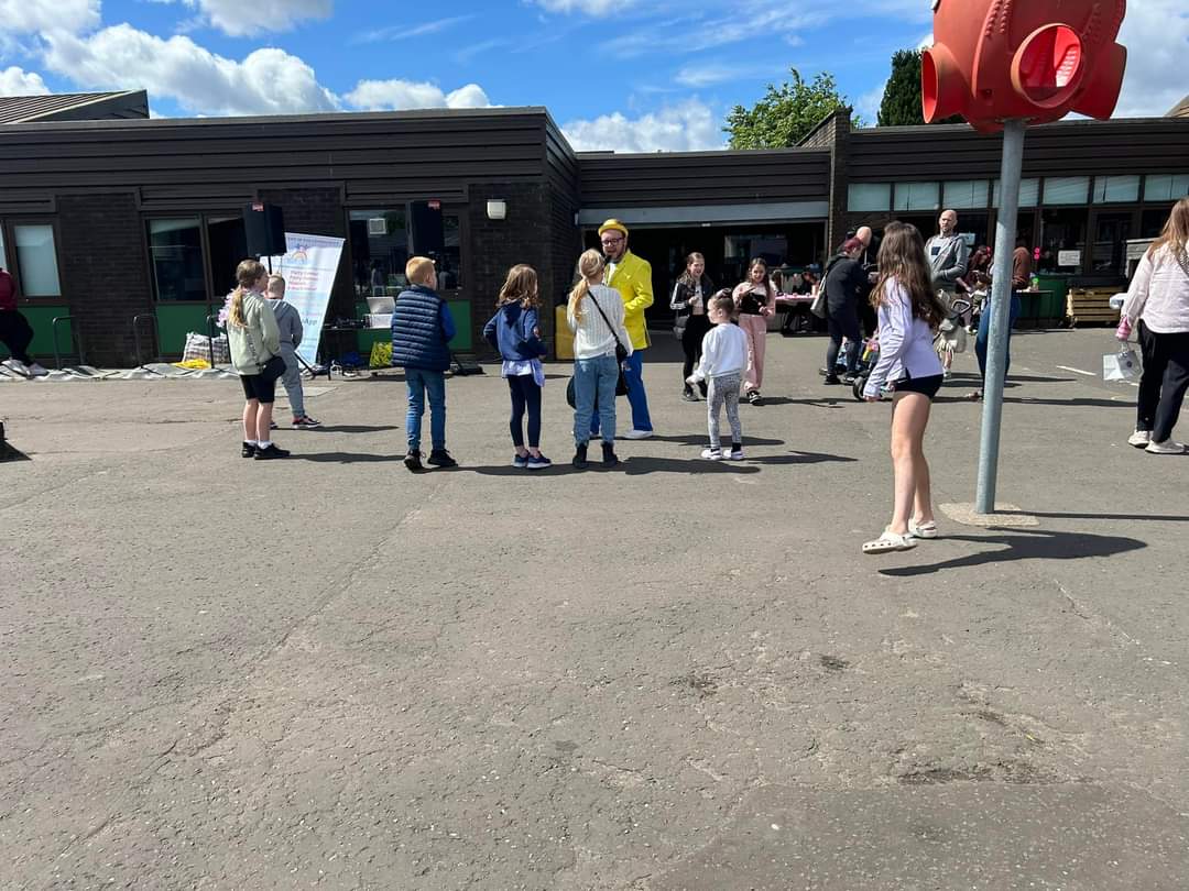 Characters In The Community! (@cumbernauldcinc) on Twitter photo Mr Yellow Jacket had a brilliant day providing entertainment at <a href="/WoodlandsCnauld/">Woodlands Primary</a> Summer Fayre which was organised by the Parent Council. π ππ
You guys put on a great event! π
Thank you for having us. π
#charactersinthecommunity #mryellowjacket #woodlandsprimaryschool Mr Yellow Jacket had a brilliant day providing entertainment at <a href="/WoodlandsCnauld/">Woodlands Primary</a> Summer Fayre which was organised by the Parent Council. π ππ
You guys put on a great event! π
Thank you for having us. π
#charactersinthecommunity #mryellowjacket #woodlandsprimaryschool