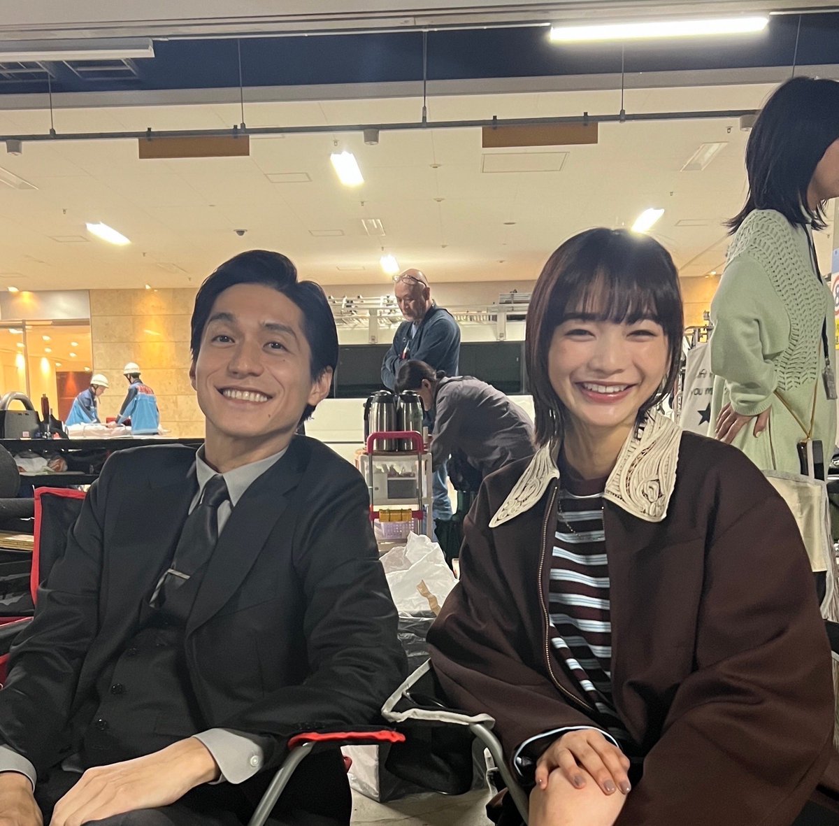 revenge_fujitv's tweet photo. 【#りりべ オフショット📸】

#錦戸亮 さんと #見上愛 さんの
素敵なビックスマイルをお届け✨

なかなか揃うことのないお二人の
貴重なお写真！

本編での絡みにもぜひ注目です👀

#おかわりりべ はTVerで！
🔗 https://t.co/IDyz8lquyc

第10話 6月13日(木)よる10時放送🏥
#Reリベンジ https://t.co/M9KMrvnGDM