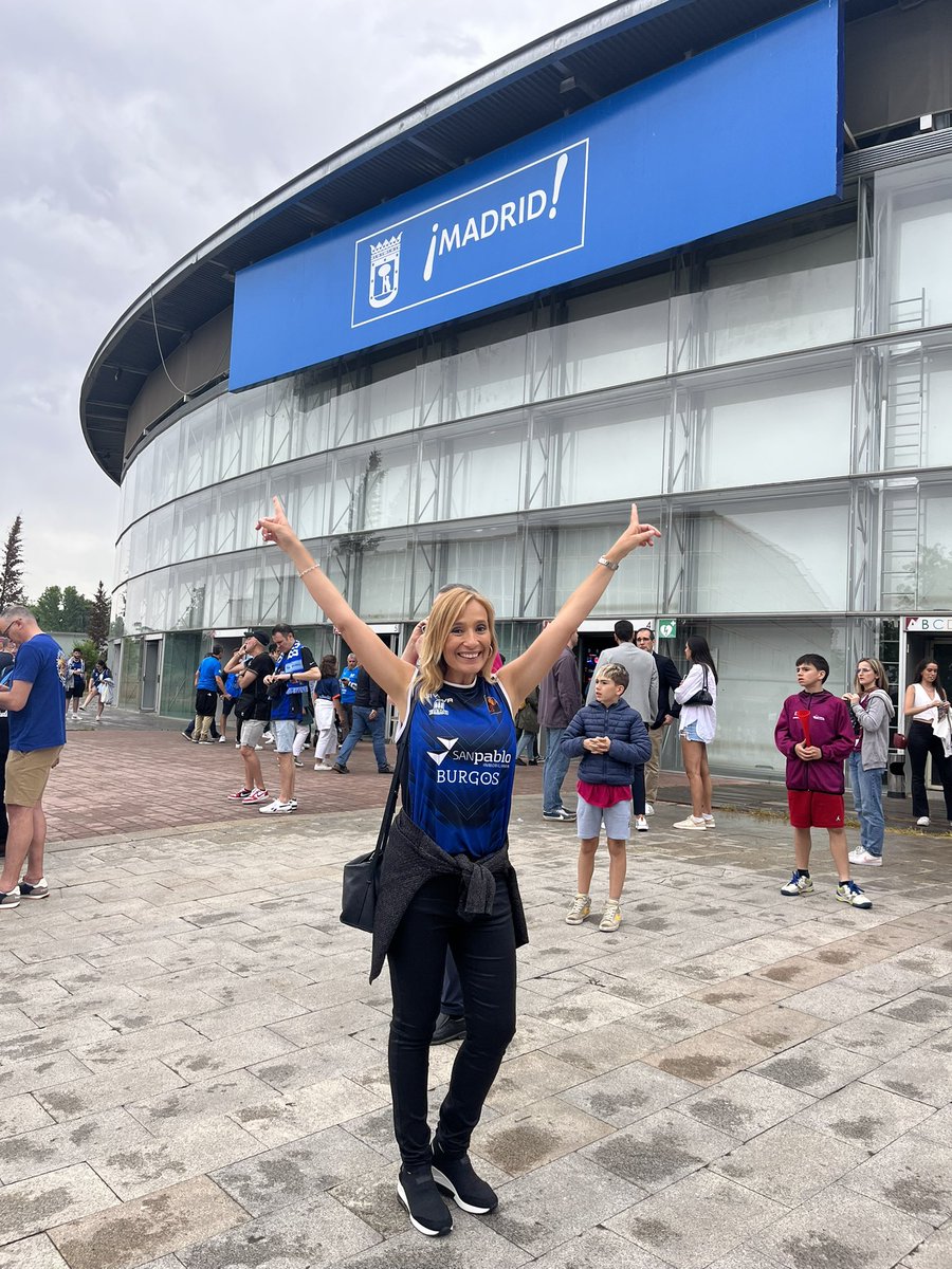 rocio_burgos's tweet photo. Nervios, ilusión. Vamos @SanPabloBurgos! #FinalFourLEBORO 💙🏀 https://t.co/hgmj7XuBdH