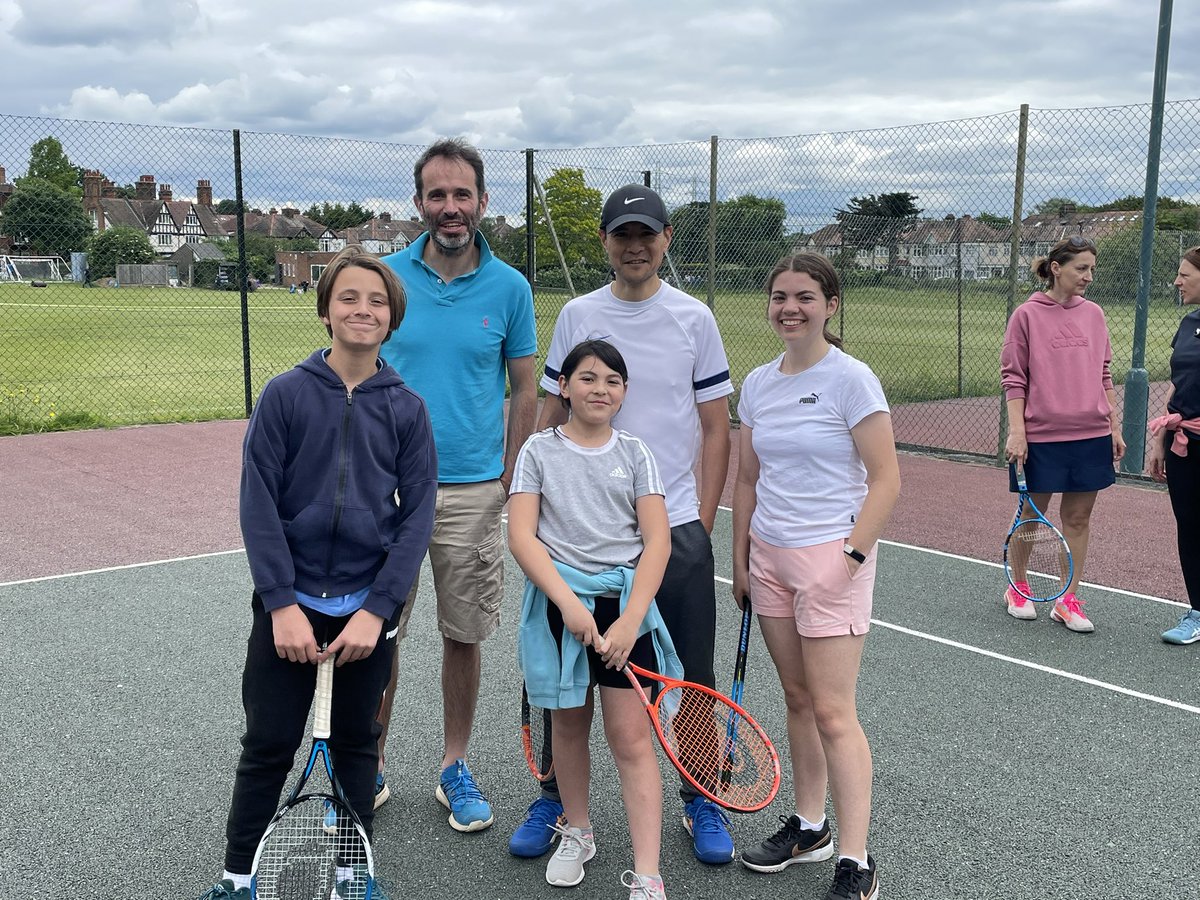 drummondltc's tweet photo. @drummondltc Member’s Day fun!
A lovely day of fun tennis, an exhibition match by Edwin &amp; Oli, and plenty of cake of course! 
Big thanks to Edwin, Oli and junior secs Owain &amp; Patrick for organising such a great day!
#wanstead https://t.co/rqghAyg3NU