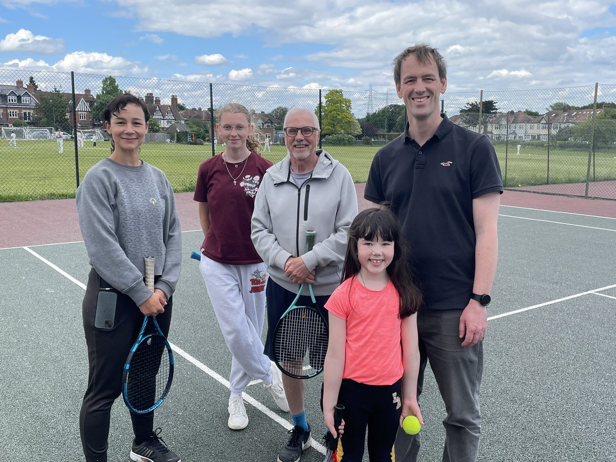 drummondltc's tweet photo. @drummondltc Member’s Day fun!
A lovely day of fun tennis, an exhibition match by Edwin &amp; Oli, and plenty of cake of course! 
Big thanks to Edwin, Oli and junior secs Owain &amp; Patrick for organising such a great day!
#wanstead https://t.co/rqghAyg3NU