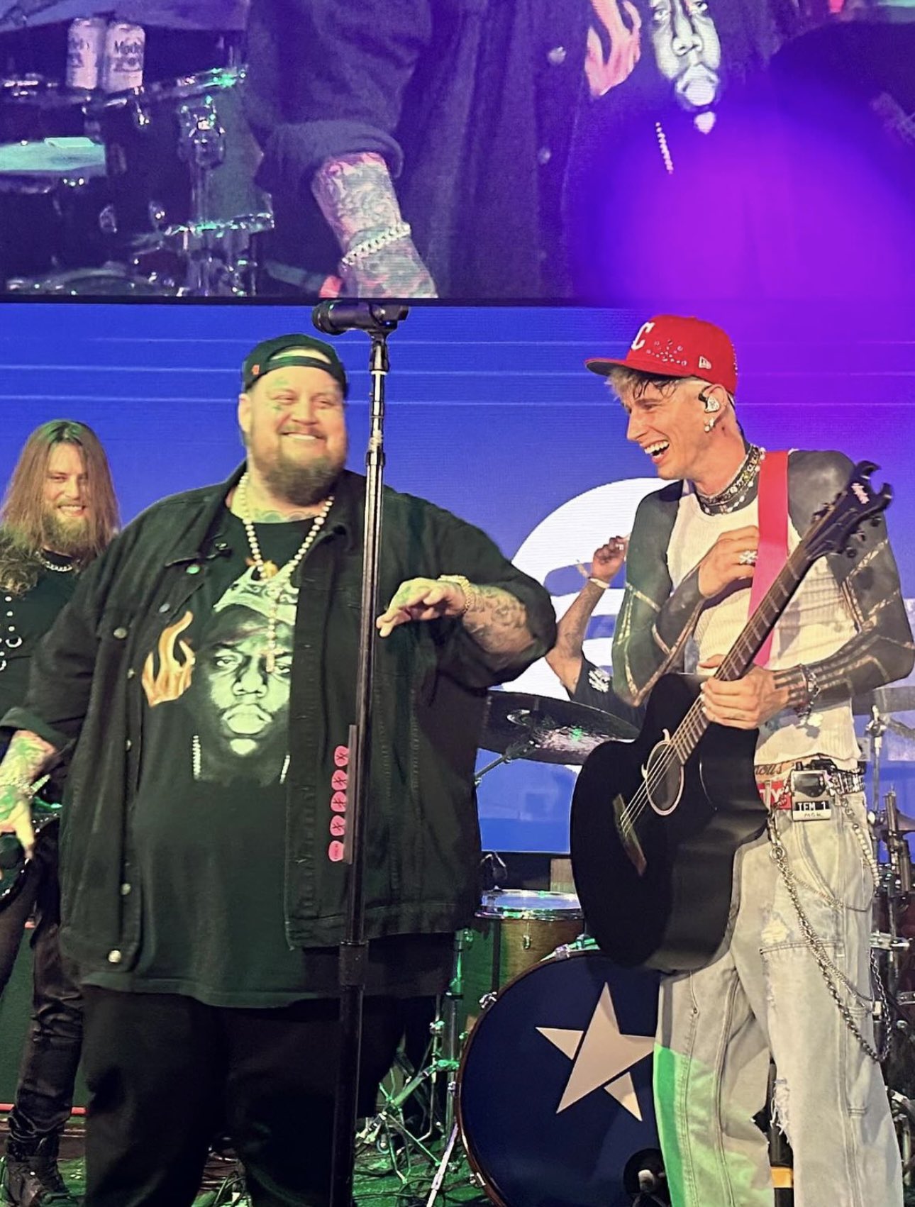 mgk updates ⚡️ в X: „Machine Gun Kelly & Jelly Roll last night! https://t.co/mxT3tyRTwr“ / X