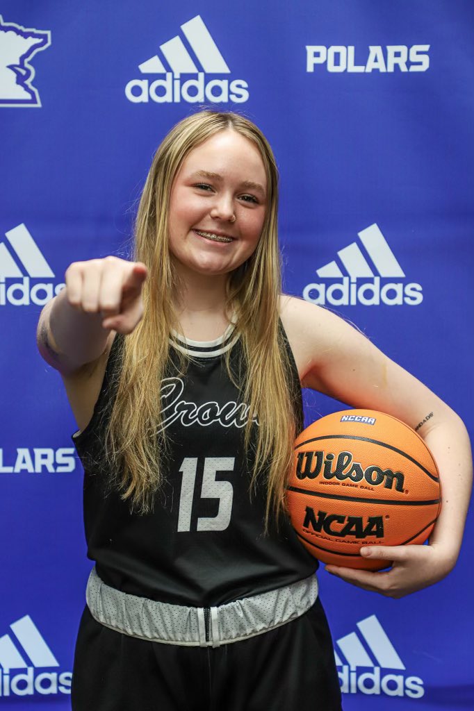 JYDaBigDawg's tweet photo. My girl @a_youngblood4 finished her first summer high school league game last night with 26pts and 6 3’s in the first half. She’s back at it again today. BIG senior year coming! @CrownWBB #seniorszn https://t.co/Hn8gyLCga3
