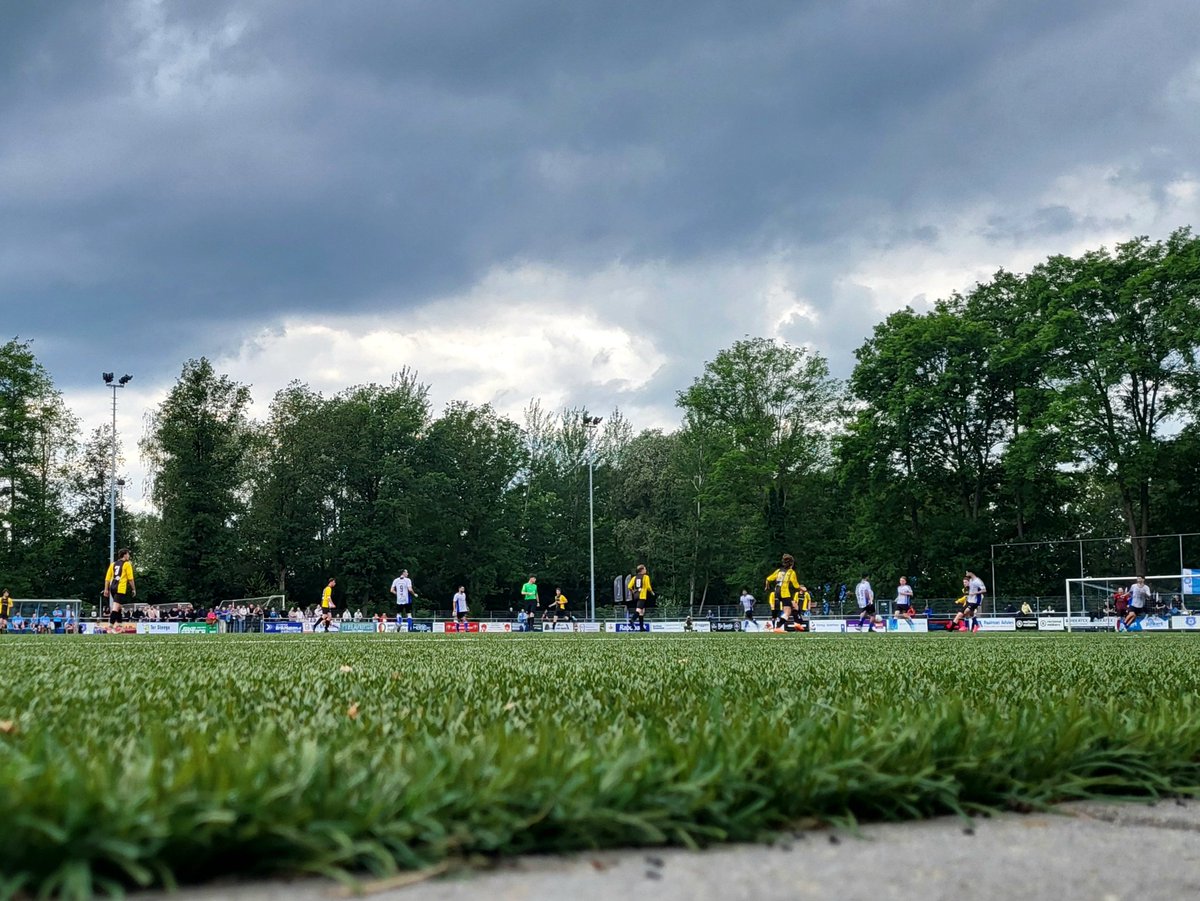 mfw1970's tweet image. SV Almelo  - VV Gorssel 1 - 1
2 - 2 nv. SV Almelo wns.
8.6.2024, 4e Klasse Playoff 
Sportpark 't Vletgoor
Holten ( NL. )

Gevalletje #supportyourlocalfootballteam met @KossieAlmelo

#groundhopping