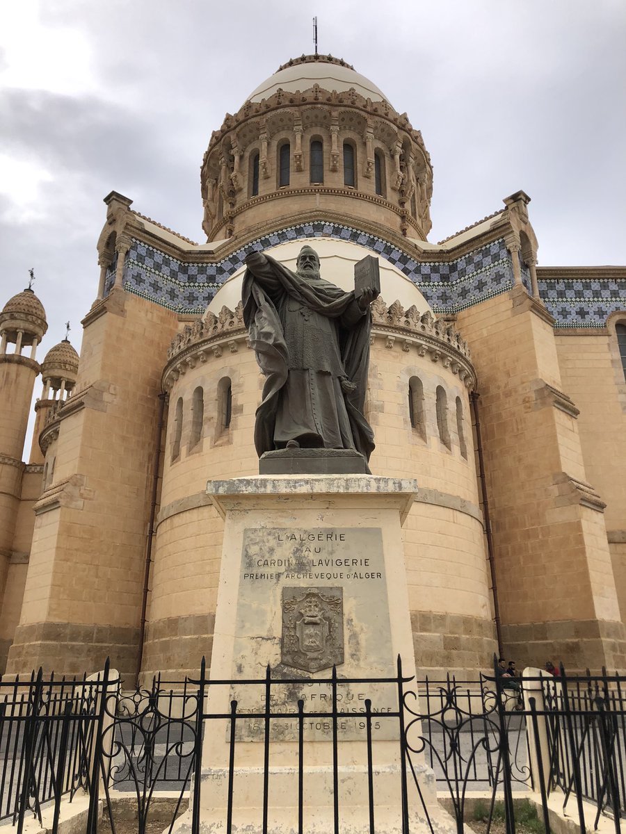 ShOuwBiZ's tweet photo. Cathédrale Notre Dame d’Afrique, Alger ⛪️ https://t.co/aG7pmaawyw
