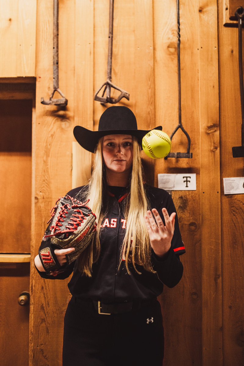 Texas Tech Softball (@texastechsb) on Twitter photo The best player in Massachusetts is a Red Raider!
Congrats on winning Gatorade POTY, <a href="/SamLincoln2024/">Samantha Lincoln</a> ! The best player in Massachusetts is a Red Raider!
Congrats on winning Gatorade POTY, <a href="/SamLincoln2024/">Samantha Lincoln</a> !