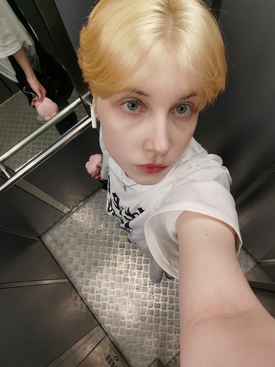 look at him go (разучился фоткаться не сверху ㅇㅇ)