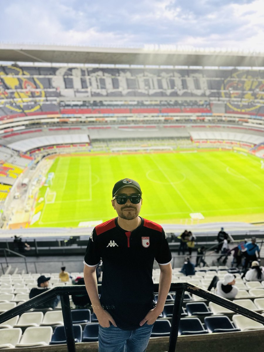 CamiloGuerraMM's tweet photo. Con mi @SantaFe desde CDMX 🇲🇽 Vamossss !!! @Santafe7G @SantaFeSoporte @lgars_Oficial @UnidosxSantaFe @Barra25santafe @SangreCardenal @CasaCardenal @Los__Cardenales @FuerzaCardenal https://t.co/pwQFRbe8Bg