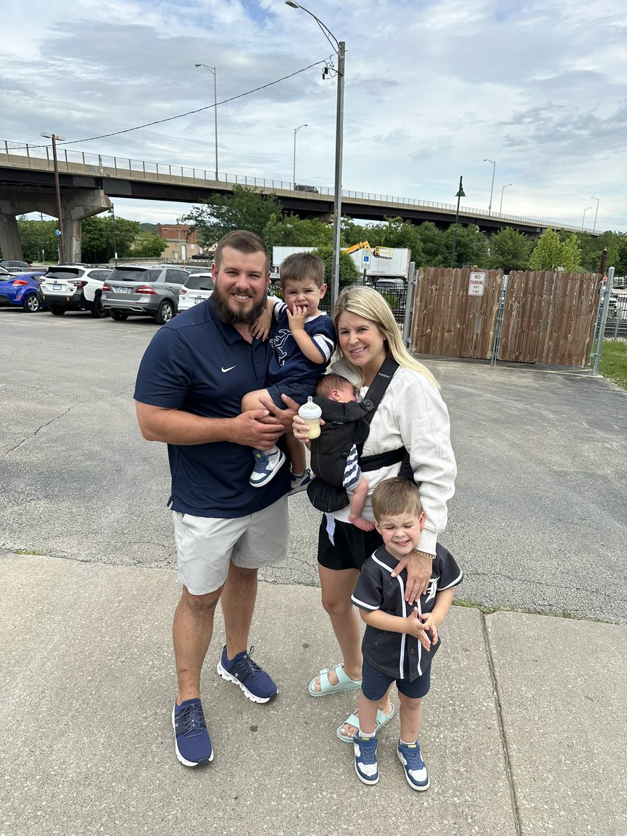 Alexandria Hayes (@sra_hayes) on Twitter photo Good luck <a href="/Lemont_Baseball/">Lemont Baseball</a> !! Hayes Fam is cheering for you ⚾️⚾️⚾️ <a href="/williehayes47/">Willie Hayes</a> <a href="/lemont_football/">Lemont High School Football</a> Good luck <a href="/Lemont_Baseball/">Lemont Baseball</a> !! Hayes Fam is cheering for you ⚾️⚾️⚾️ <a href="/williehayes47/">Willie Hayes</a> <a href="/lemont_football/">Lemont High School Football</a>