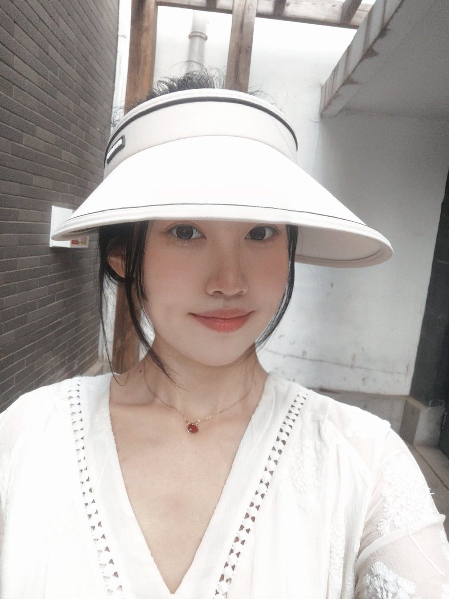 Crispstarry's tweet photo. 谁想上班啊 https://t.co/WBgkAjGJWB