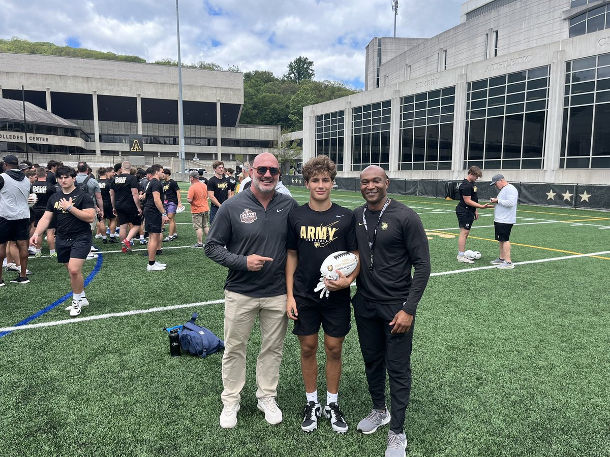 DigrigoliAndres's tweet photo. Great Camp at Army! Earned underclass Defense back MVP! Thank you @CoachDDixon for working with me #FBA #goarmy https://t.co/gVwQS8NlKm
