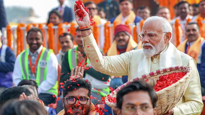 eodbnews's tweet photo. BIG NEWS 🚨 PM Modi has himself prepared the guest list for swearing-in ceremony.
He has sent special invite to some beneficiaries of the Central government schemes.
An invitation has also been sent to safai karamcharis or sanitation workers.
#LOCKDOWN #Modi_Third_Term https://t.co/eDMpSCBz4z
