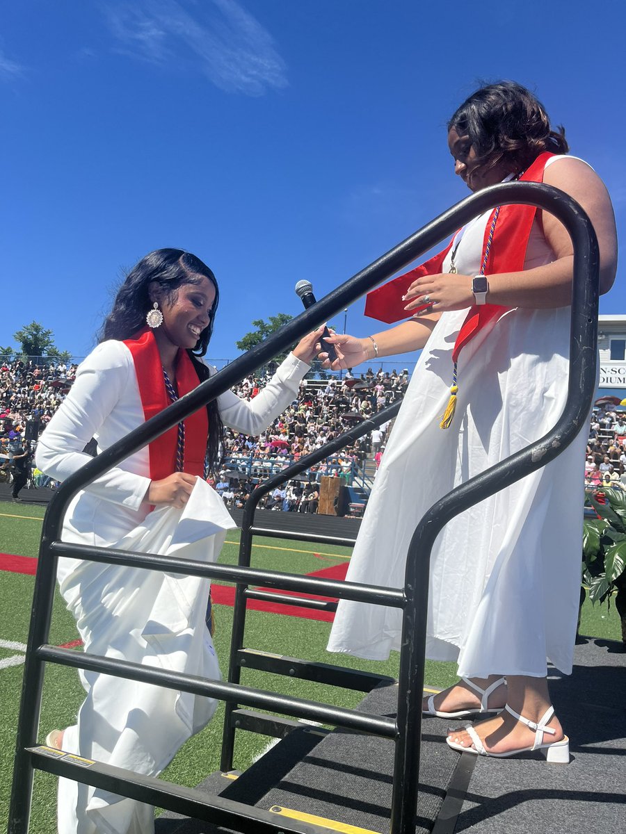 DeskofBHorne's tweet photo. 🎉 Congratulations to the Class of 2024! 🎓 Your hard work, dedication, and perseverance have paid off. The future is yours to shape—dream big, aim high, and make a difference. We're so proud of you! #ClassOf2024 #Graduation #NewBeginnings https://t.co/BCytc6msXO