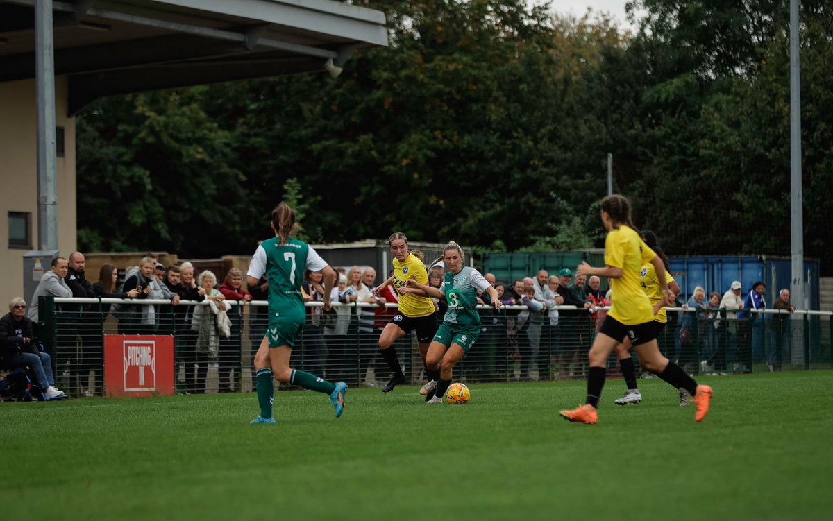 LongCrendonLFC's tweet photo. 📸 Season in Pictures

Another successful season comes to an end &amp; here are some of our favourite photos to look back on. 

A huge thank you as always to @wings__media for his photos &amp; support across the last 12 months 💚 https://t.co/CZfO3duhQd