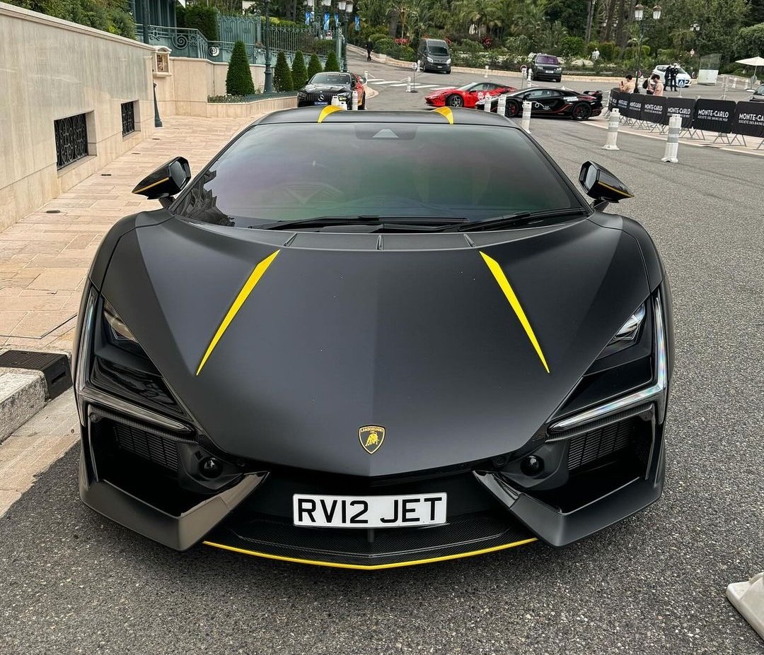 DailyLamboTM's tweet photo. Satin black Lamborghini Revuelto https://t.co/u10OUm4wWT