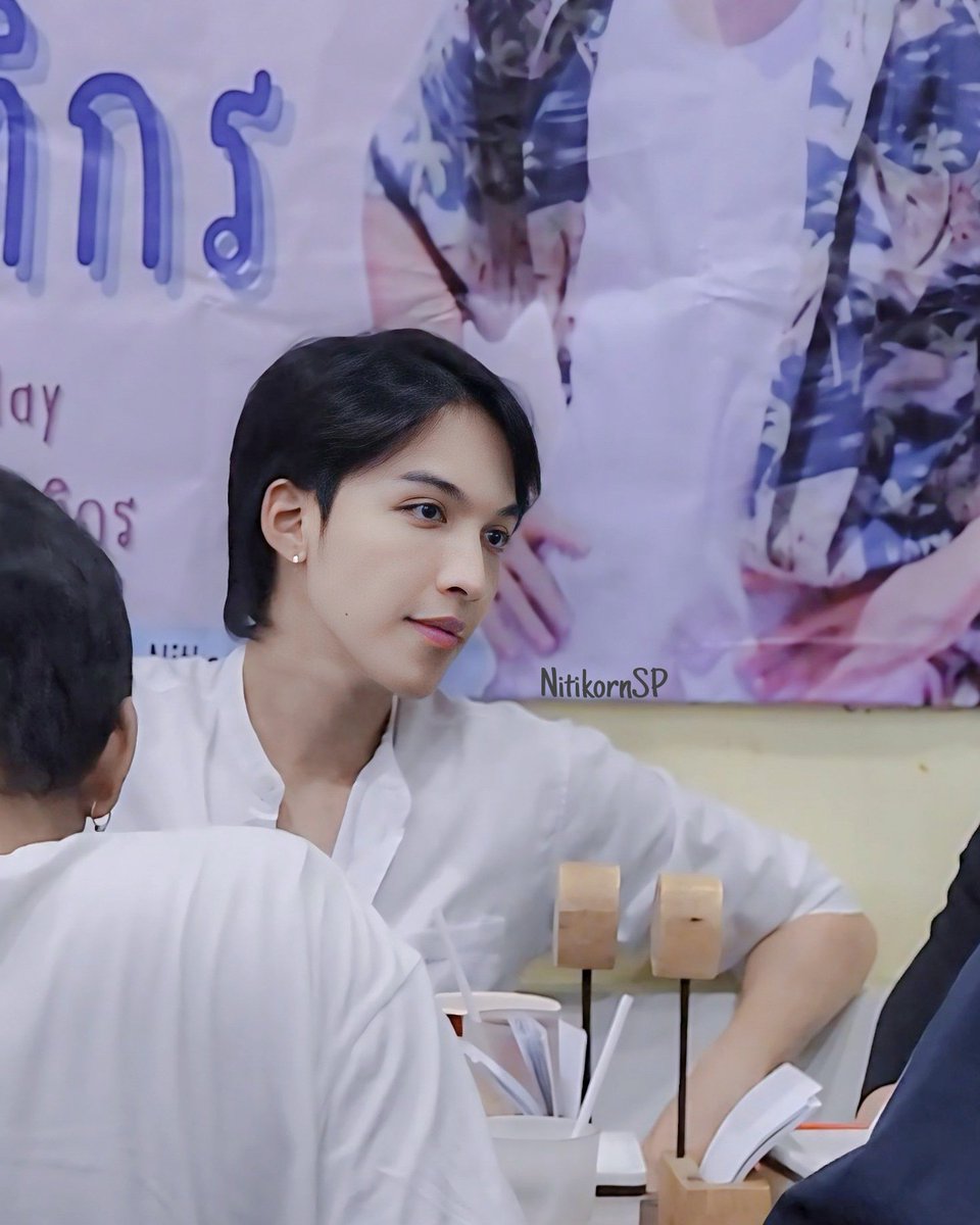 NitikornSupport's tweet photo. ขอบคุณสำหรับวันนี้นะคะ เราคนกันเองไม่ต้องพูดเยอะ 5555 หยอกๆ 
รักเสมอน้า😊 

#Dewnitikorn #ดิวนิติกร 
#ลักยิ้มของดิว 
#Dew28thBirthday https://t.co/CDZLUVSIAE