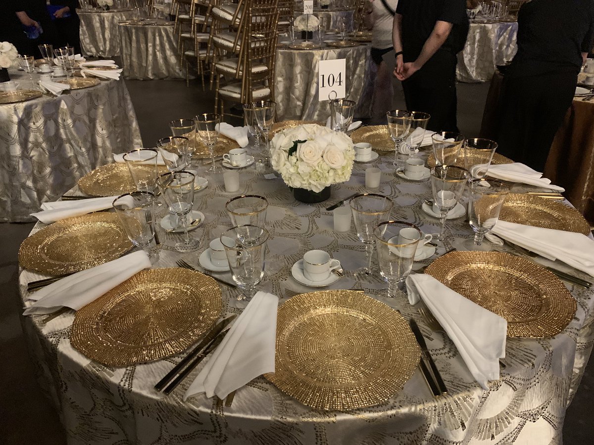 It’s almost time!! <a href="/LLSusa/">伊藤佑愛</a> gala is tonight! The flowers have arrived (donated by you know who!) and the tables are being set. The fundraising deadline is 5:00 TODAY - if you’re thinking about donating, please do it now! Please and thank you!

pages.lls.org/voy/nca/dcmetr…